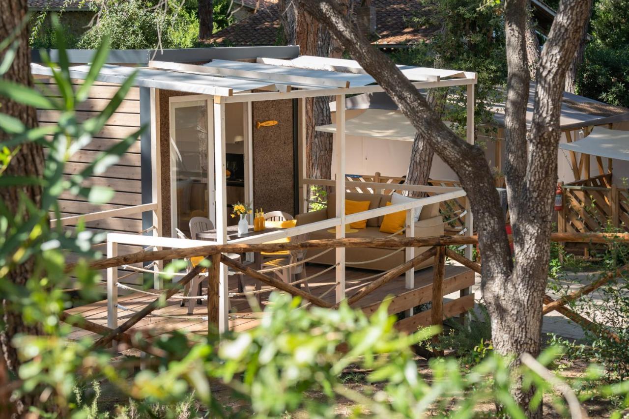 Camping Il Capannino Glamping Village Марина ди Бибона Екстериор снимка
