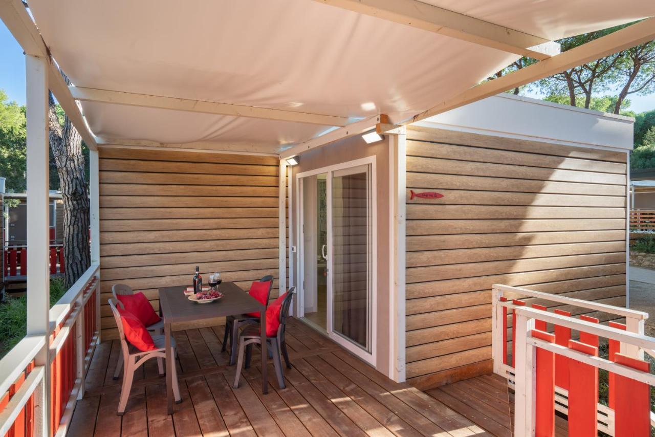 Camping Il Capannino Glamping Village Марина ди Бибона Екстериор снимка