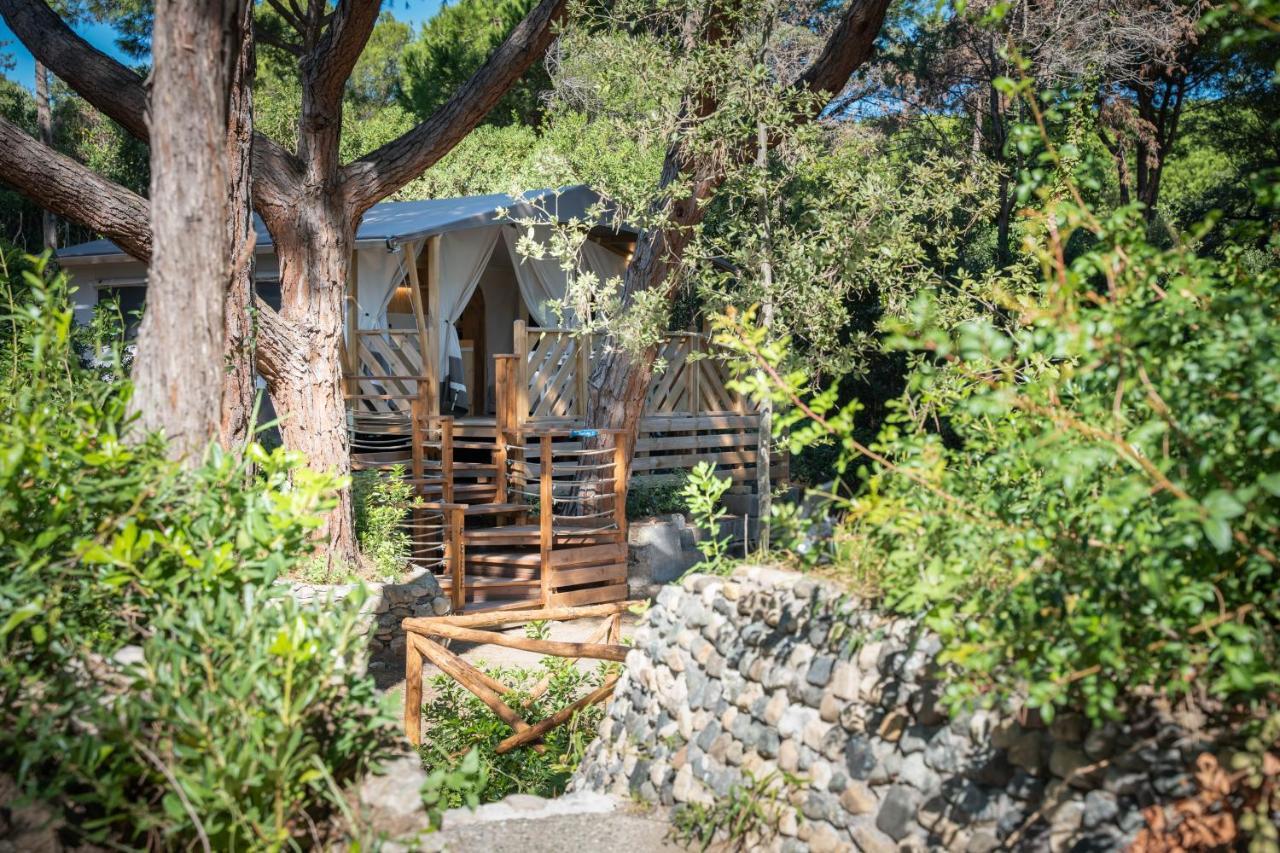 Camping Il Capannino Glamping Village Марина ди Бибона Екстериор снимка