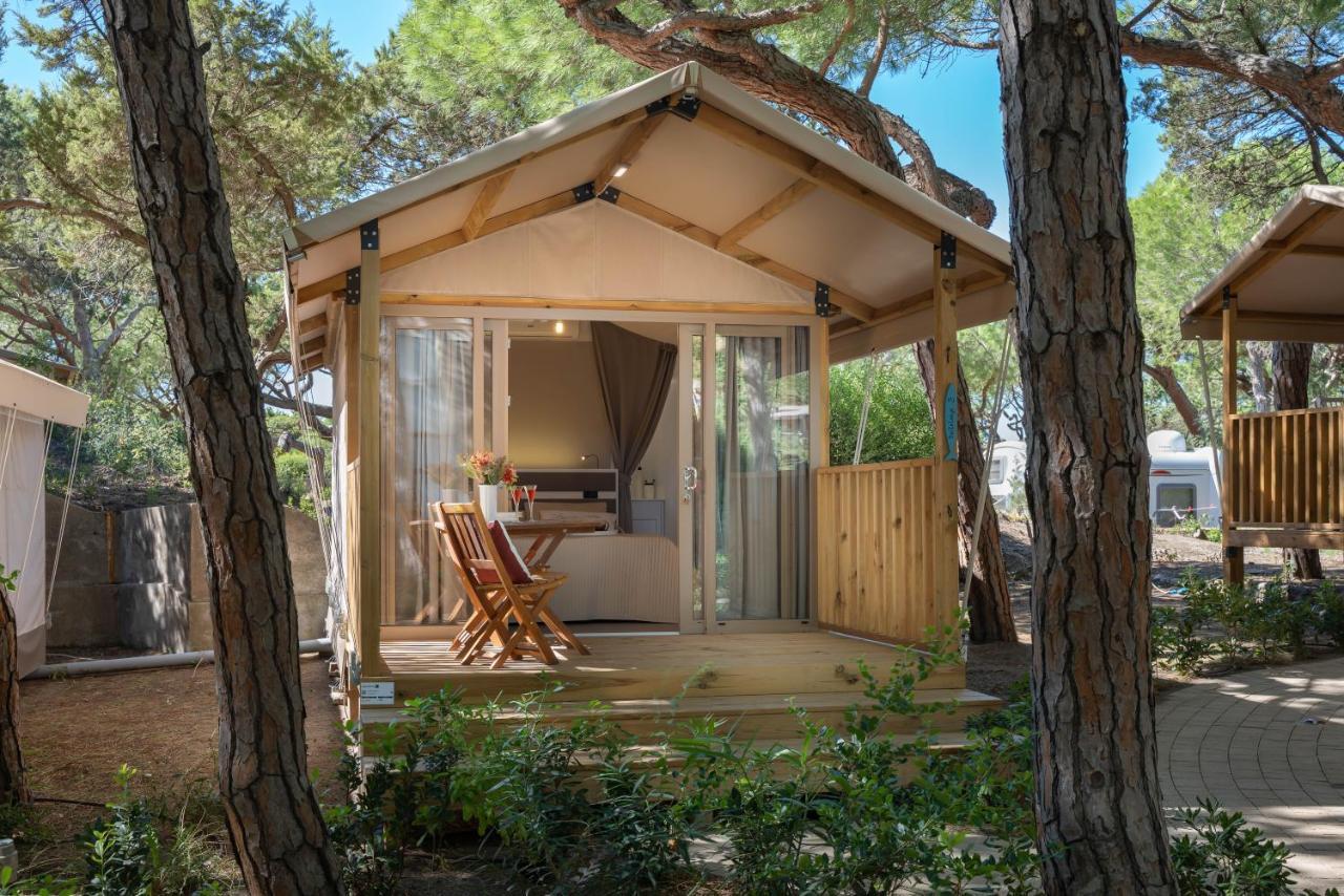 Camping Il Capannino Glamping Village Марина ди Бибона Екстериор снимка