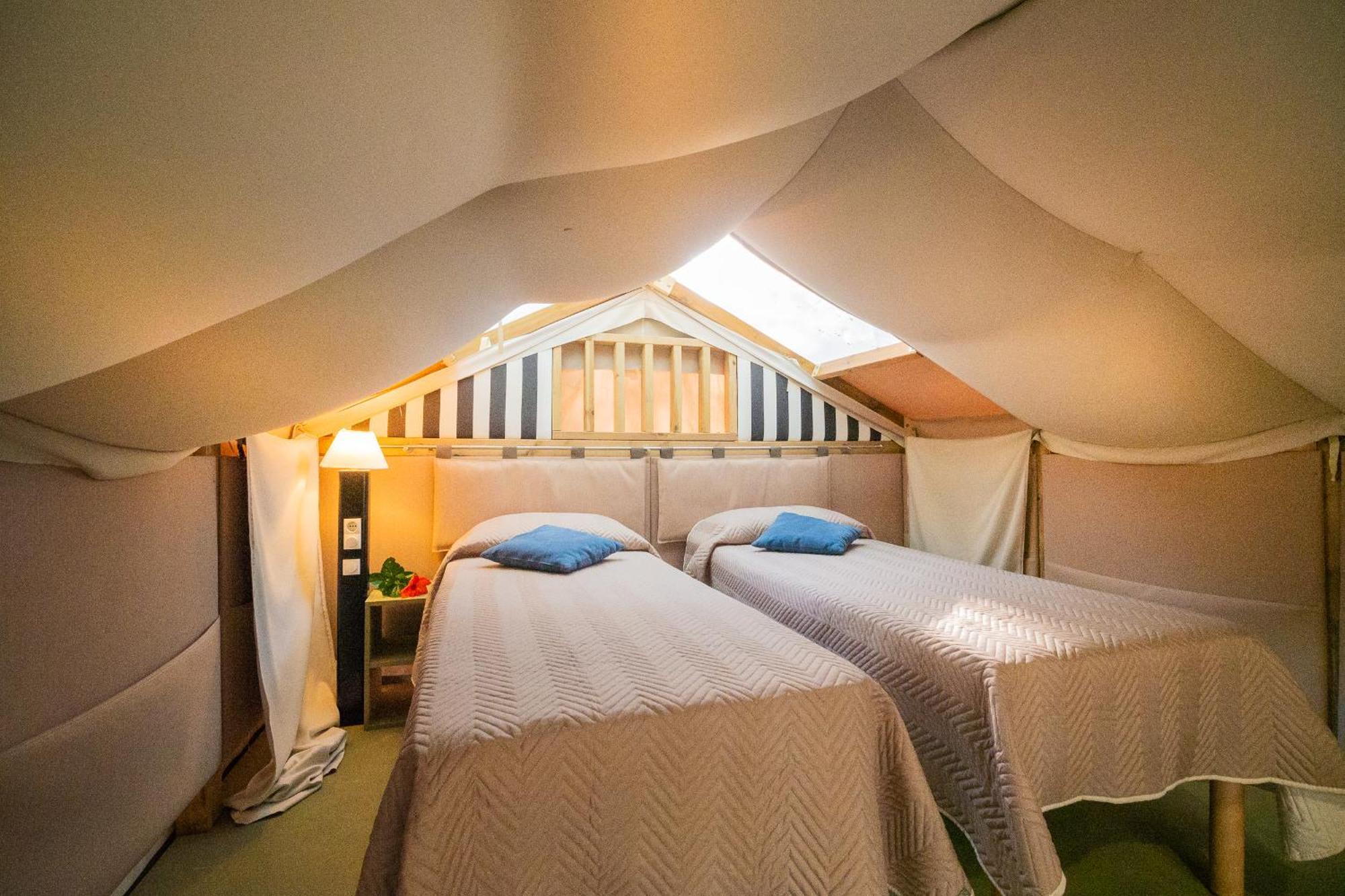 Camping Il Capannino Glamping Village Марина ди Бибона Екстериор снимка