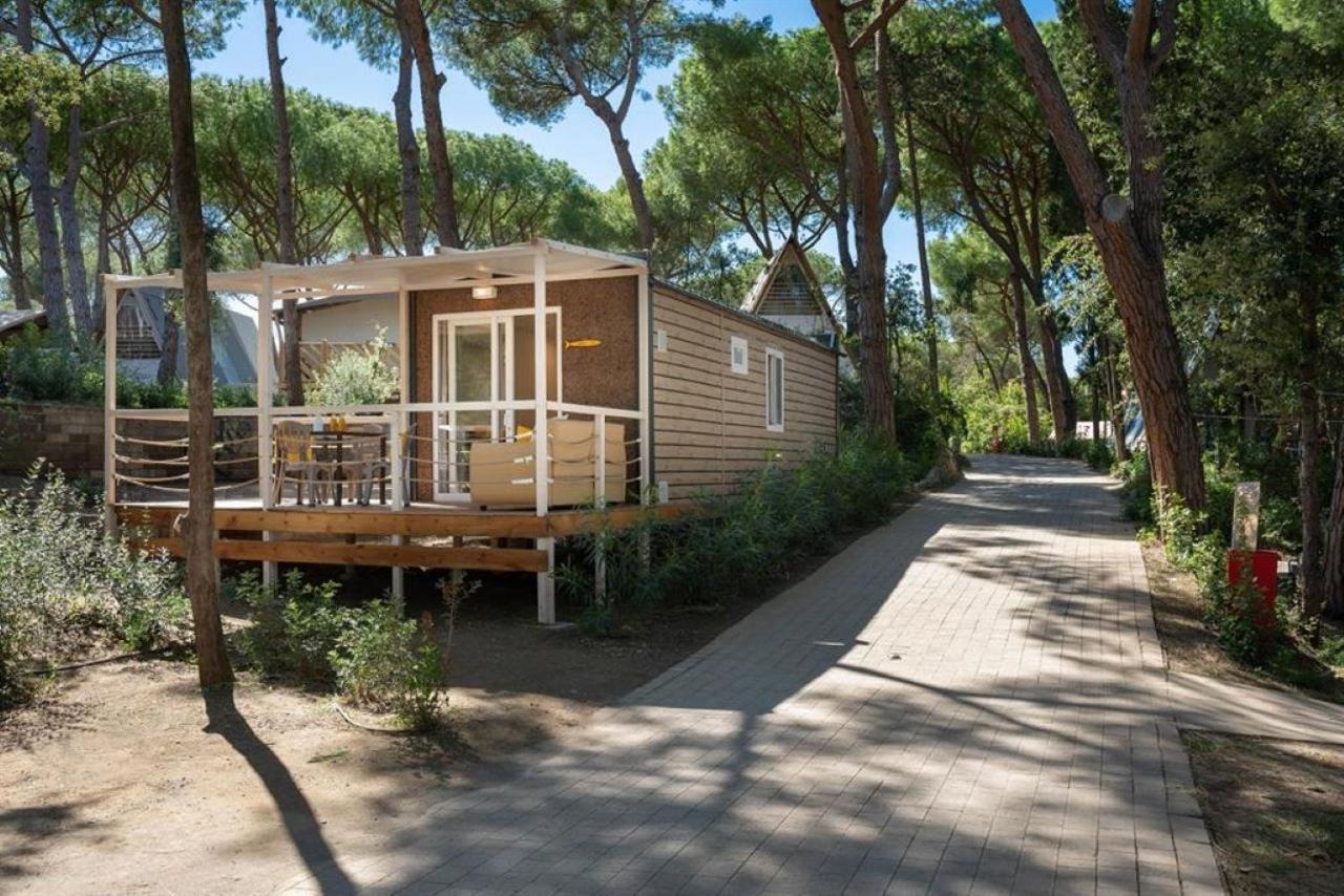 Camping Il Capannino Glamping Village Марина ди Бибона Екстериор снимка